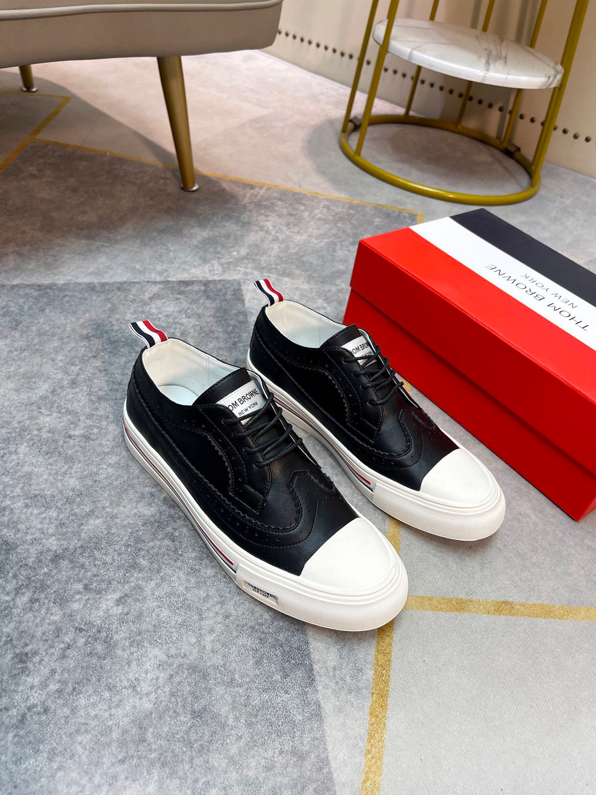 Men's casual shoes