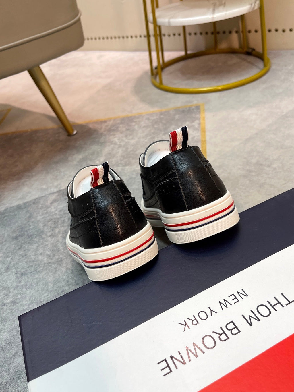 Men's casual shoes