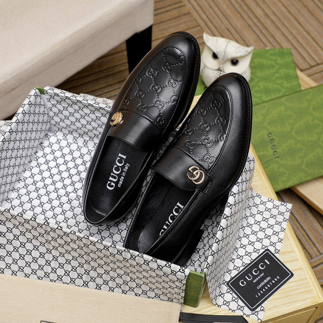 Gucci Black Embossed Hardware Loafers