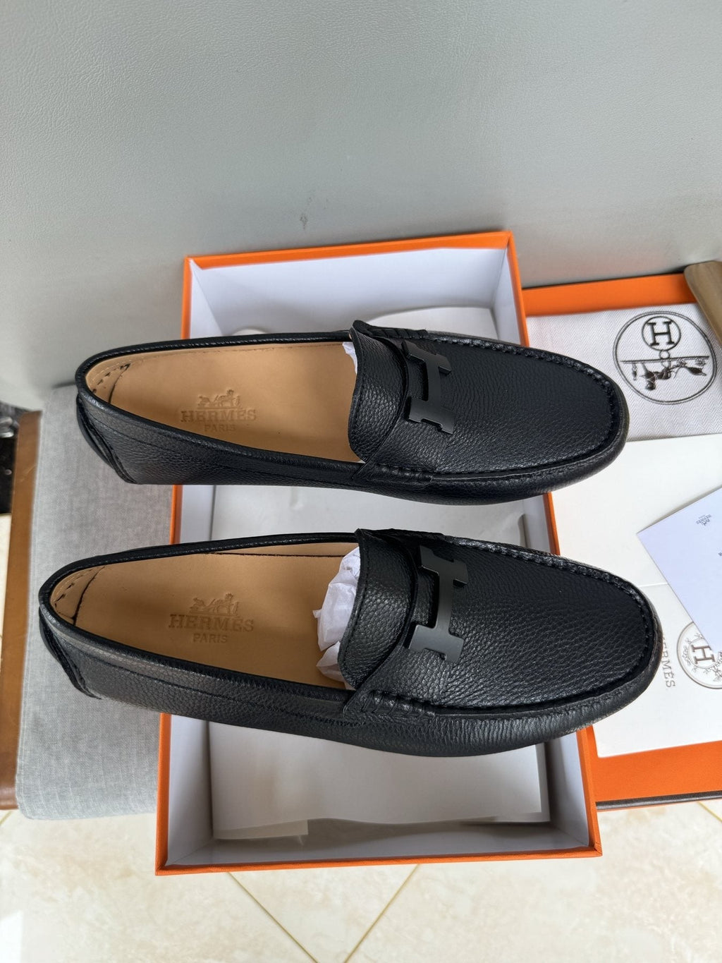 Hermès Men's Black H-Hardware Loafers - Driving-Shoe Sole