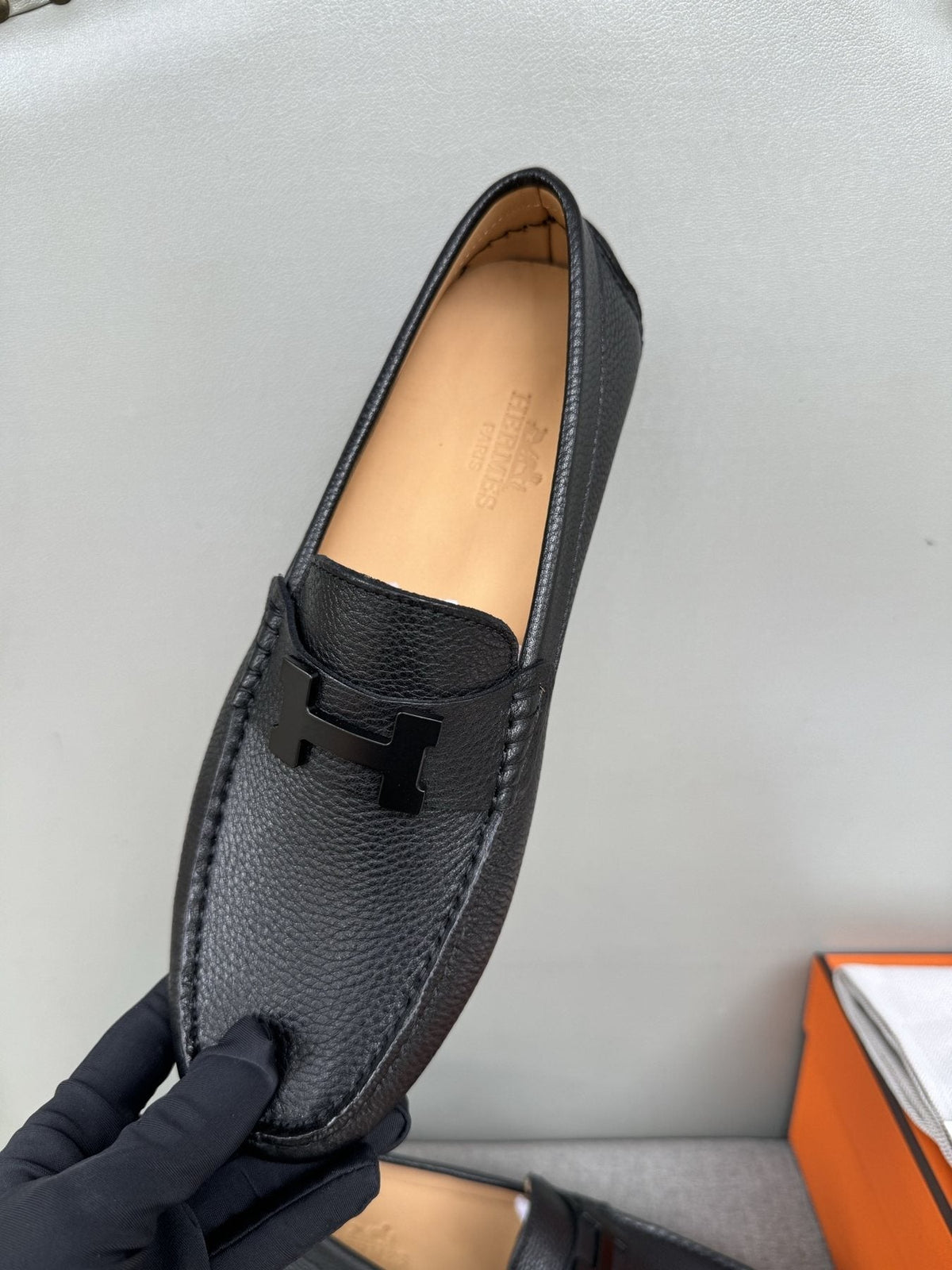 Hermès Men's Black H-Hardware Loafers - Driving-Shoe Sole