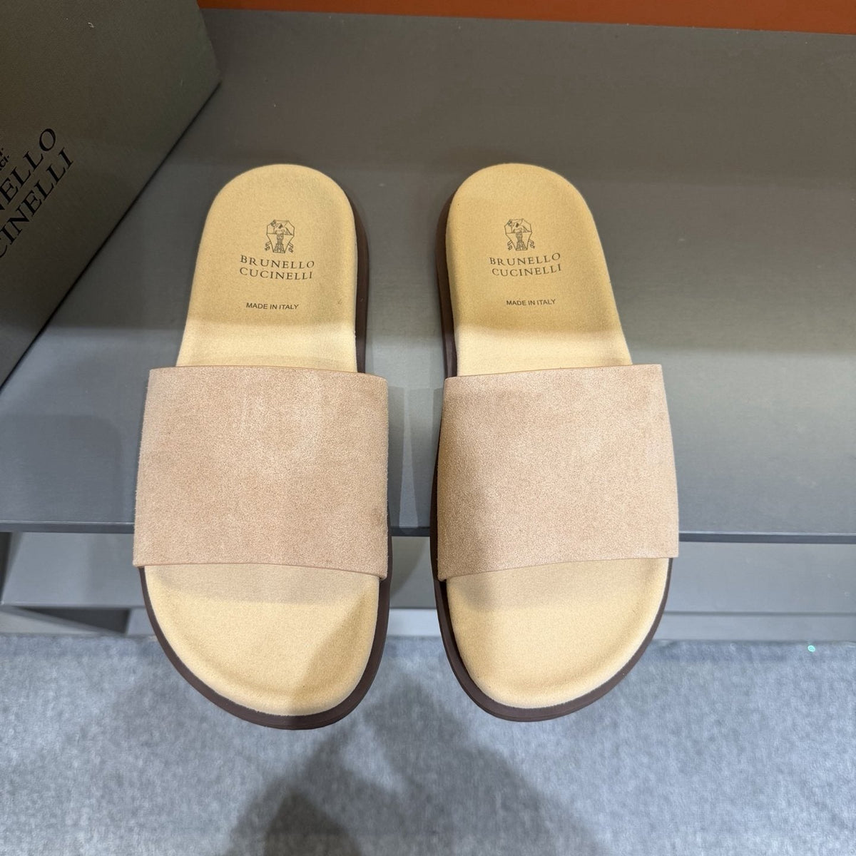 Brunello Cucinelli Men's Wide-Strap Slide Sandals - Light-Toned Footbed