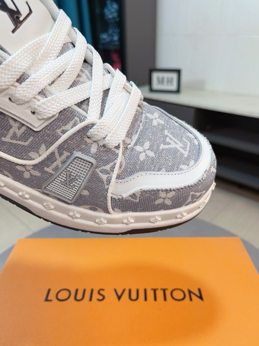Louis Vuitton Patterned Low-Top Sneakers