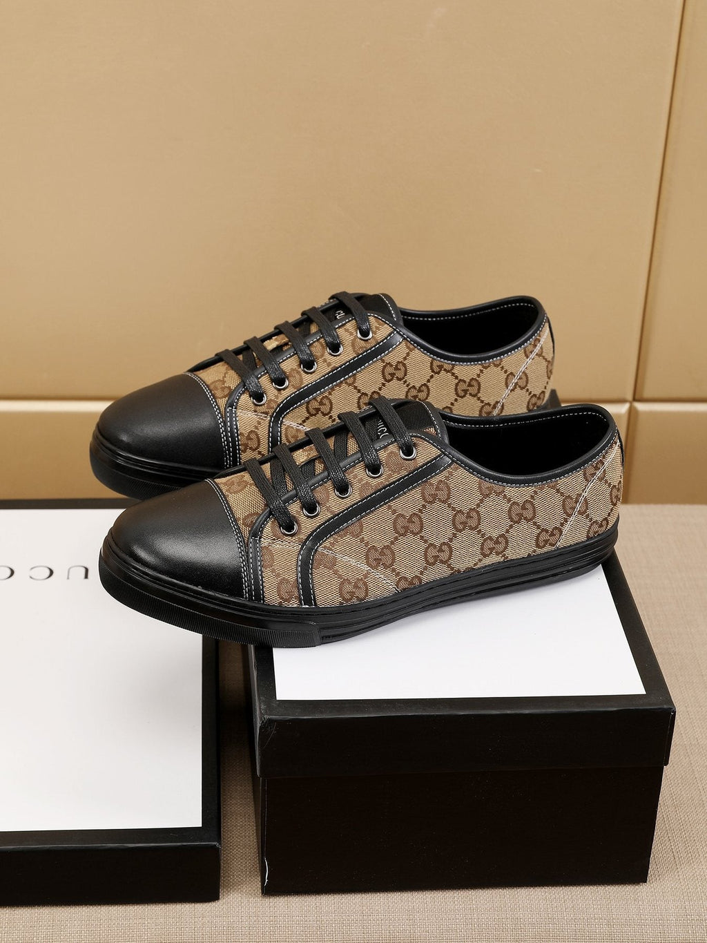 Gucci Men's Monogram Low-Top Sneakers - Lace-Up Closure