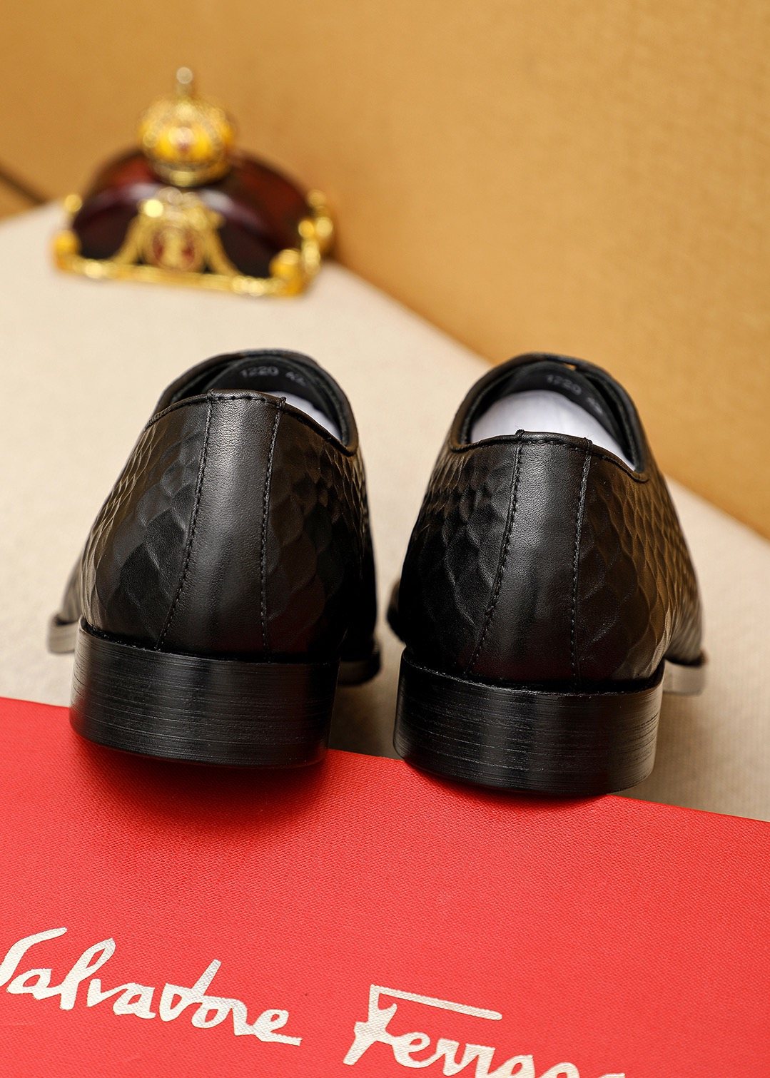 Ferragamo Men's Textured Lace-Up Dress Shoes